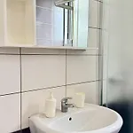 דירה Plutus Sea View סרנדה