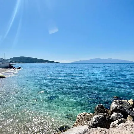 Plutus Sea View *