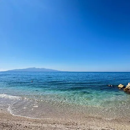 Plutus Sea View Σαράντα